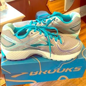 Brooks Adrenaline GTS 16